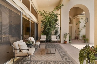 Courtyard estate home located on corner lot overlooking 10th - photo 12