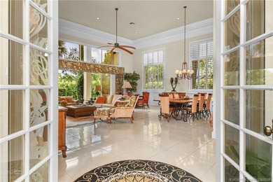 Courtyard estate home located on corner lot overlooking 10th - photo 14