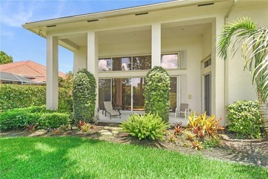 Courtyard estate home located on corner lot overlooking 10th - photo 19
