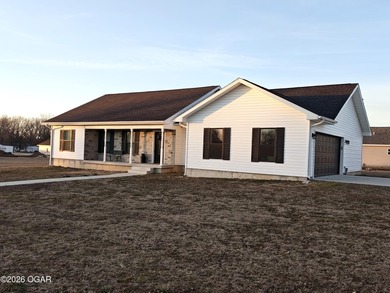 Lamar Lake  Home Sale Pending in Lamar Missouri