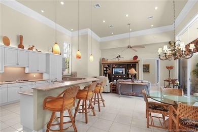 Courtyard estate home located on corner lot overlooking 10th - photo 23