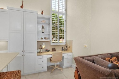 Courtyard estate home located on corner lot overlooking 10th - photo 29