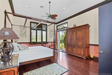 Courtyard estate home located on corner lot overlooking 10th - photo 34