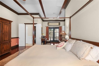 Courtyard estate home located on corner lot overlooking 10th - photo 35