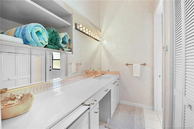 Courtyard estate home located on corner lot overlooking 10th - photo 48