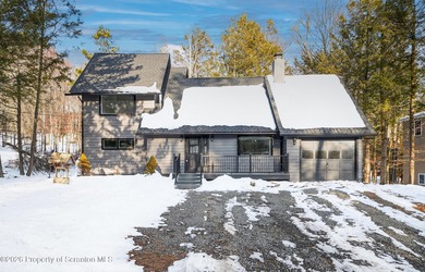 Lake Wallenpaupack Home For Sale in Lake Ariel Pennsylvania