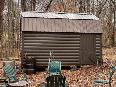 Immaculate 11/2 story cabin located near the shores of Barren - photo 10