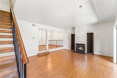 Desirable corner-unit townhome in the sought-after Camino Woods - photo 4