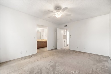 Desirable corner-unit townhome in the sought-after Camino Woods - photo 8