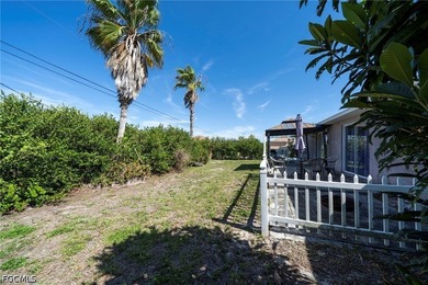 Attention investors and first time home buyers. This duplex is - photo 32