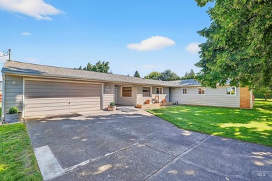 IMPROVED PRICE! This property has it all! Sitting on just under - photo 3