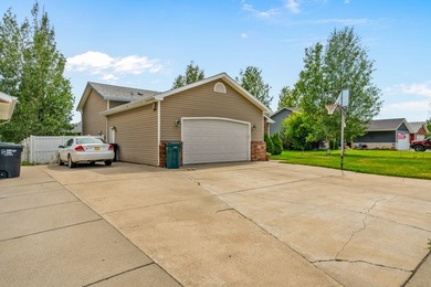 Welcome to 1216 Gardenia Drive, a well-maintained split-level - photo 3