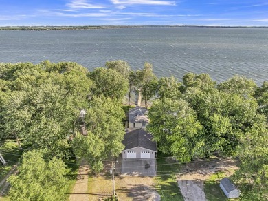 One of the nicest lots in McClelland's beach with plenty of - photo 2