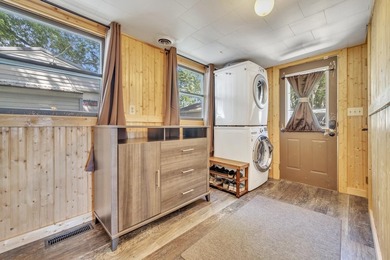 This 3 Bedroom cabin is refreshed and ready for you on one of - photo 4