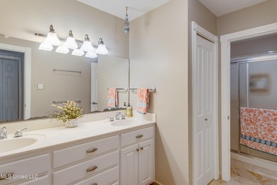 You don't want to miss this charming 2bd 1.5ba townhouse condo - photo 14