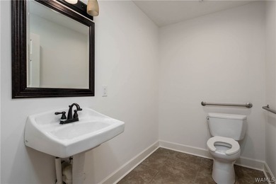 CENTRALLY LOCATED TO THE UNIVERSITY AND DOWNTOWN. OFFICE - photo 14