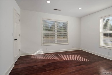 CENTRALLY LOCATED TO THE UNIVERSITY AND DOWNTOWN. OFFICE - photo 17