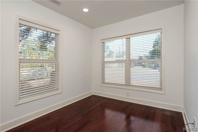 CENTRALLY LOCATED TO THE UNIVERSITY AND DOWNTOWN. OFFICE - photo 21