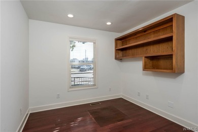 CENTRALLY LOCATED TO THE UNIVERSITY AND DOWNTOWN. OFFICE - photo 26