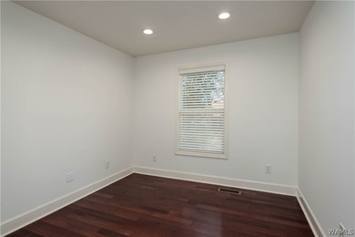 CENTRALLY LOCATED TO THE UNIVERSITY AND DOWNTOWN. OFFICE - photo 27