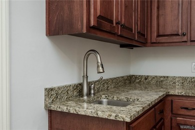 CENTRALLY LOCATED TO THE UNIVERSITY AND DOWNTOWN. OFFICE - photo 31