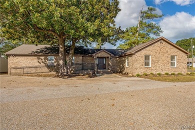 CENTRALLY LOCATED TO THE UNIVERSITY AND DOWNTOWN. OFFICE - photo 34