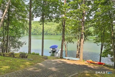 For those who enjoy entertaining and privacy, this 4.3 acre - photo 3