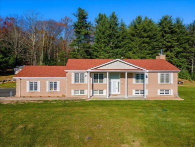 (private lake, pond, creek) Home For Sale in Wurtsboro New York