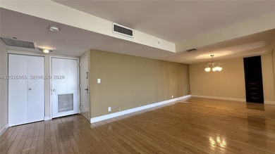 Rare, oversized split-plan residence on the 14th floor at the - photo 12