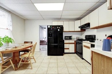 Short Sale Opportunity awaits! This 1,432 sq. ft. semi-detached - photo 12