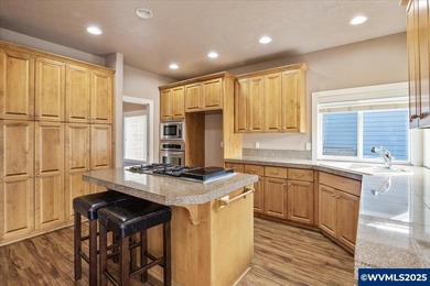 Open House Jan 25, 1 to 3.Welcome home to Creekside!  Great home