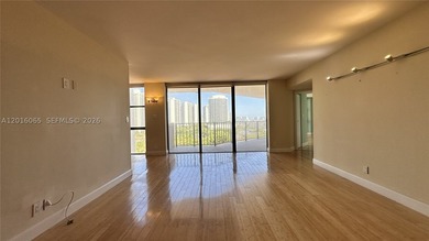 Rare, oversized split-plan residence on the 14th floor at the - photo 14