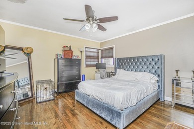 Beautiful raised ranch on large 40 x 107 lot. Level 1: Living - photo 15