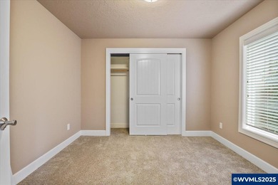 Open House Jan 25, 1 to 3.Welcome home to Creekside!  Great home