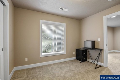 Open House Jan 25, 1 to 3.Welcome home to Creekside!  Great home