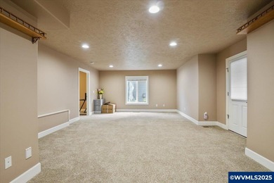 Open House Jan 25, 1 to 3.Welcome home to Creekside!  Great home