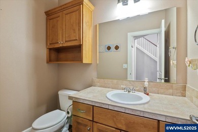 Open House Jan 25, 1 to 3.Welcome home to Creekside!  Great home