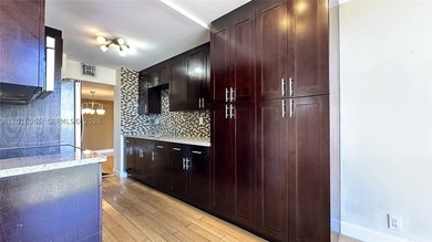 Rare, oversized split-plan residence on the 14th floor at the - photo 24