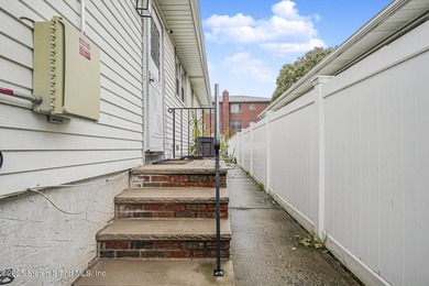 Beautiful raised ranch on large 40 x 107 lot. Level 1: Living - photo 26