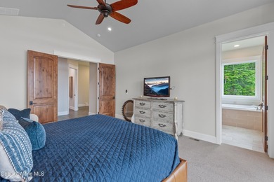 Experience life at the water's edge on one of Hayden Lake's most - photo 28