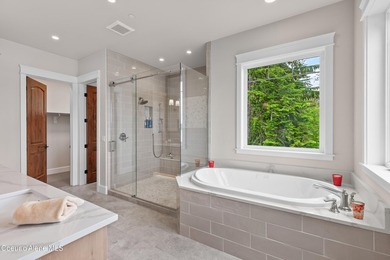 Experience life at the water's edge on one of Hayden Lake's most - photo 29