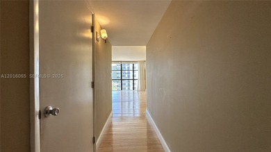 Rare, oversized split-plan residence on the 14th floor at the - photo 30