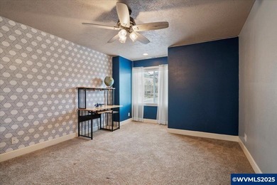 Open House Jan 25, 1 to 3.Welcome home to Creekside!  Great home