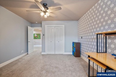 Open House Jan 25, 1 to 3.Welcome home to Creekside!  Great home