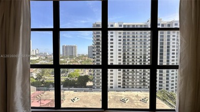Rare, oversized split-plan residence on the 14th floor at the - photo 34