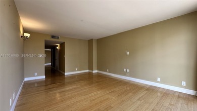 Rare, oversized split-plan residence on the 14th floor at the - photo 35