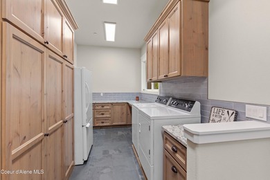 Experience life at the water's edge on one of Hayden Lake's most - photo 37
