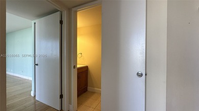 Rare, oversized split-plan residence on the 14th floor at the - photo 37