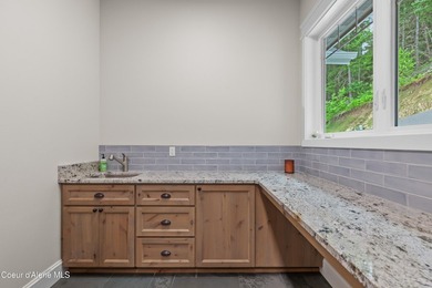 Experience life at the water's edge on one of Hayden Lake's most - photo 38