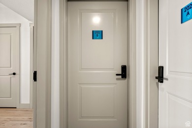 Modern Luxury Condo Near Bear Lake Short term rental Approved - photo 38